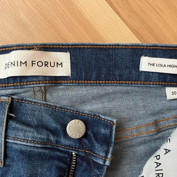 Worn once DENIM FORUM Lola high rise sz 30/30 inseam - Picture 3 of 5